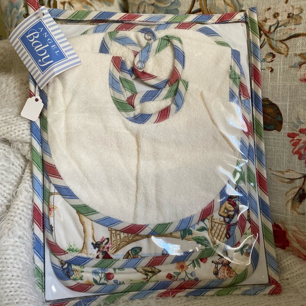 Angel Baby - New 3 pc vintage forest animal print Bib set